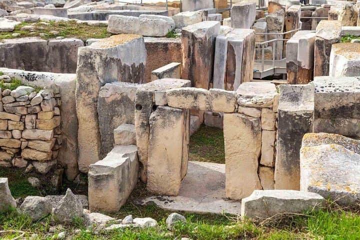 6-Hour Private Malta Tour — Mdina, Dingli Cliffs & Ħaġar Qim Highlights photo 6