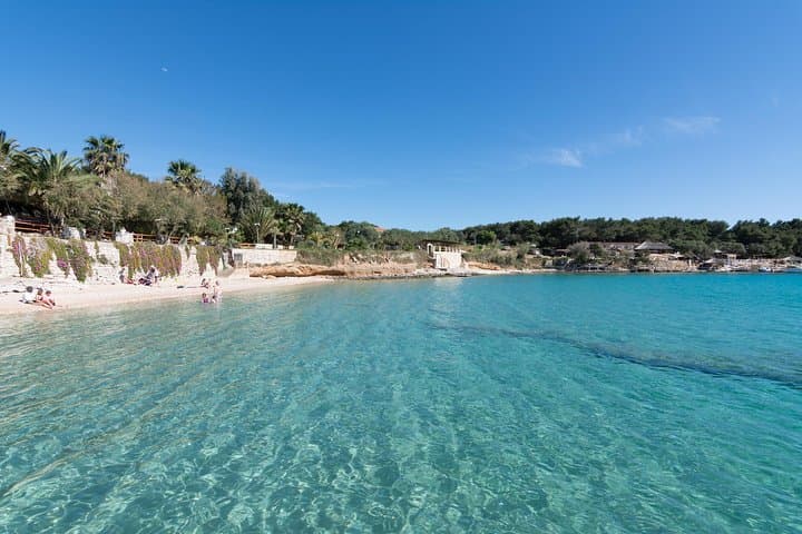 Private Day Boat Tour to Hvar, Pakleni Islands & Milna from Split — Dalmatian Island Hopping