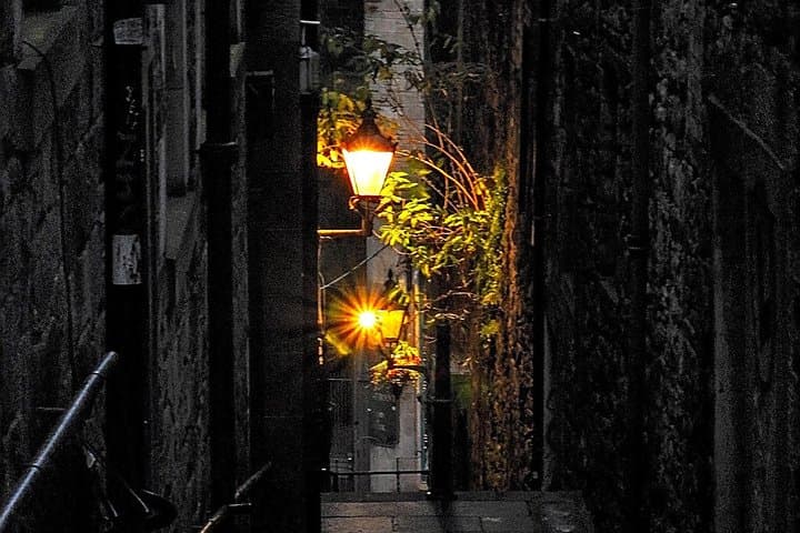 Edinburgh Dark History Walking Tour: Royal Mile Murders, Plague & Executions