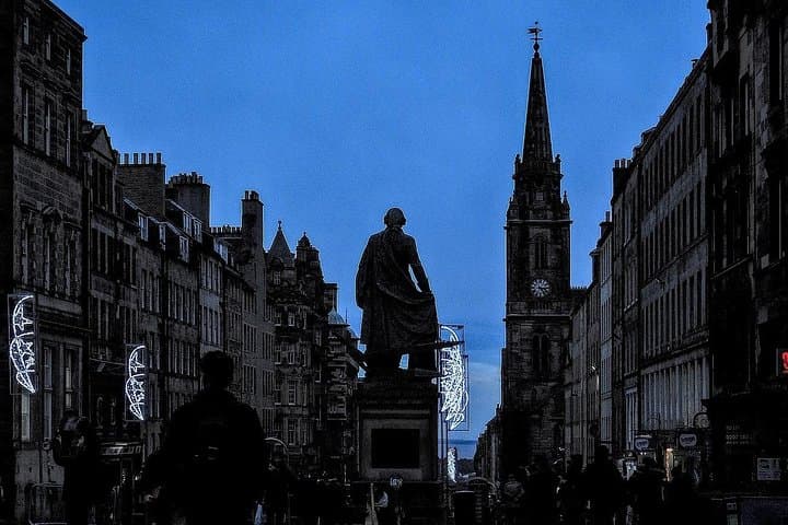 Edinburgh Dark History Walking Tour: Royal Mile Murders, Plague & Executions photo 2