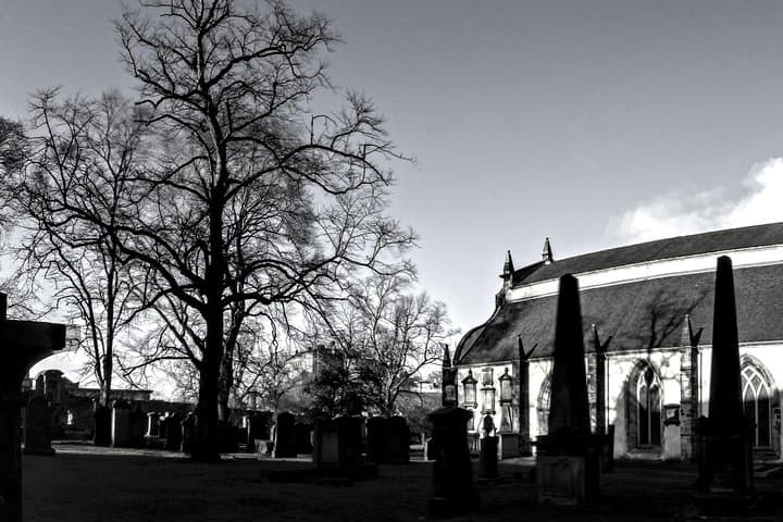 Edinburgh Dark History Walking Tour: Royal Mile Murders, Plague & Executions photo 5