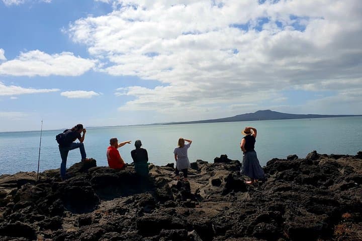 Auckland Bush, Beach and Bites Trail: Takapuna Coastal Walk and Fish-and-Chips Picnic photo 1