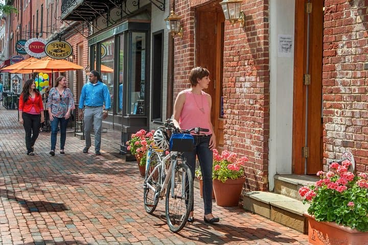 Explore Old Town Alexandria by E-Bike: Potomac River, Mount Vernon & King Street photo 2