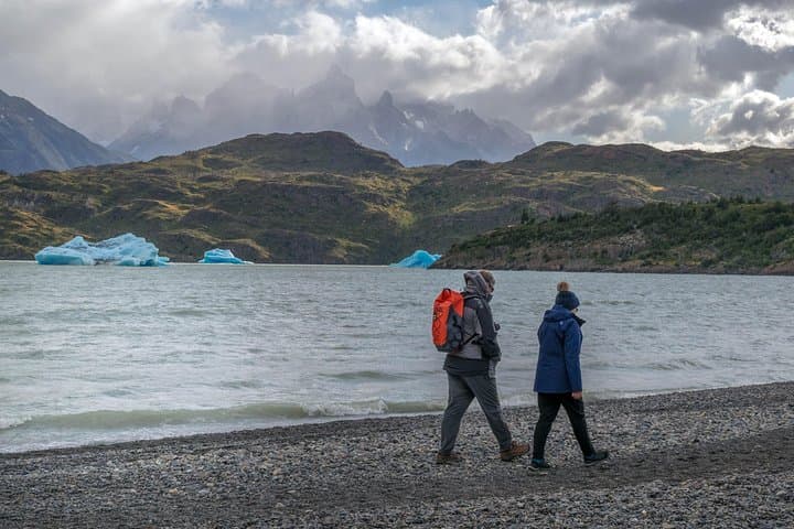 Half-Day Playa Gray Walk — Gray Lake & Glacier Viewpoint in Torres del Paine photo 5