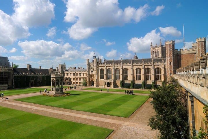 Luxury Range Rover Transfer to Cambridge from London: Private Chauffeured Day Trip photo 5
