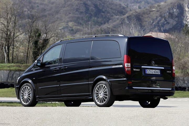 Private Chauffeured Minivan Tour from London to Bath with a Licensed Blue Badge Guide photo 6