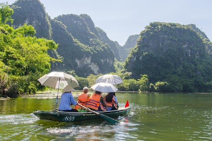 Trang An, Hoa Lu & Mua Cave: One-Day Private Tour from Hanoi photo 5
