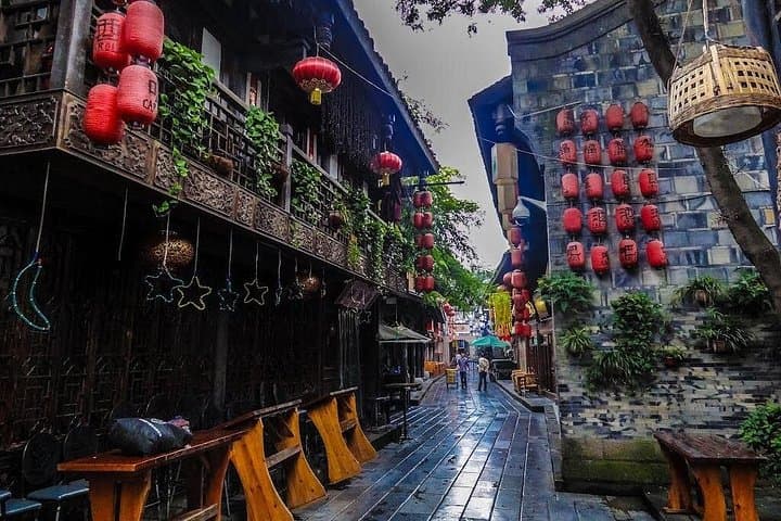 Chengdu to Dujiangyan: Private Day Tour to Wuhou Temple, Jinli & Ancient Irrigation photo 4