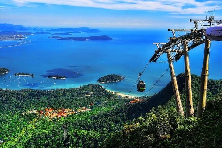 Langkawi SkyCab & SkyBridge Private Tour — Mat Chinchang Cable Car Experience photo 2