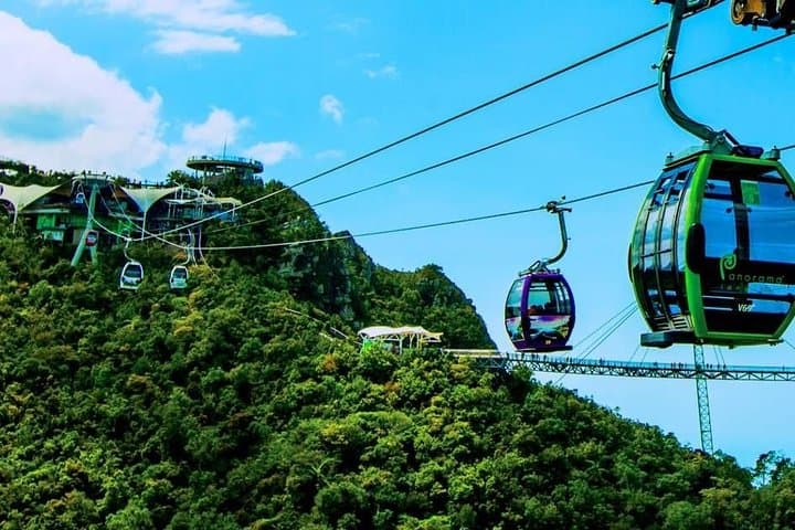 Langkawi SkyCab & SkyBridge Private Tour — Mat Chinchang Cable Car Experience