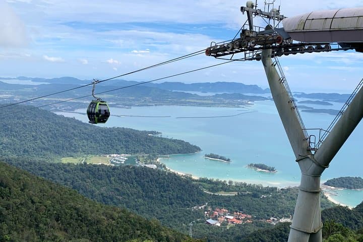 Langkawi SkyCab & SkyBridge Private Tour — Mat Chinchang Cable Car Experience photo 6