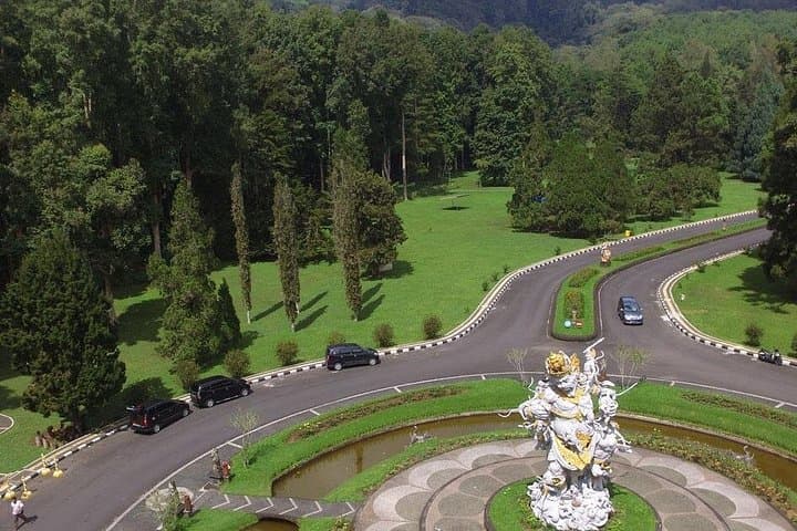 Bedugul Tour: Full-Day Botanical Garden, Ulun Danu & Coffee Plantation from Seminyak photo 3
