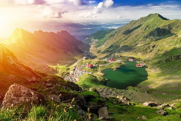 Golden Circle of Transylvania: 4-Day Hike, Castles & Bears photo 1