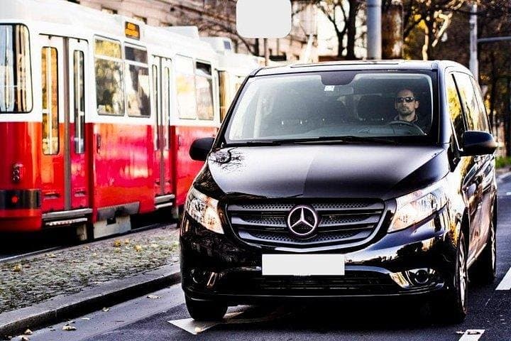 Private Transfer Prague to Salzburg with 2‑Hour Český Krumlov Stop