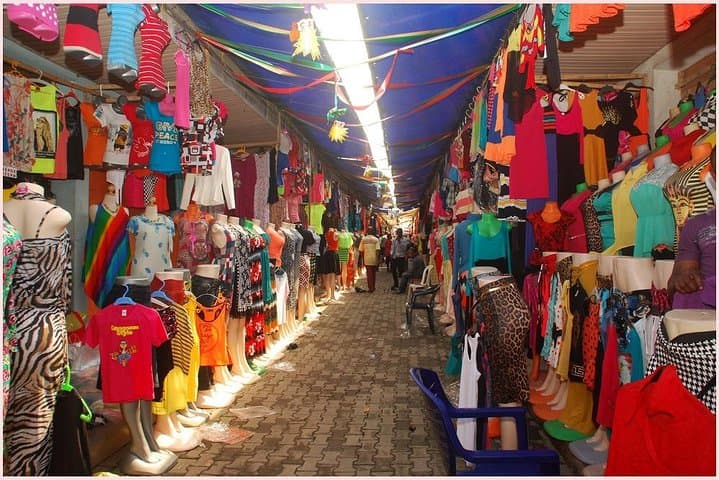 Guided Markets Tour in Lagos — Oshodi Market & Nigerian Army Plaza Walk photo 2
