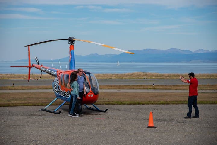 Helicopter Overflight Ushuaia: Cordillera Landing & Beagle Channel Views photo 6