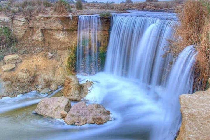 Day Trip to Fayoum: Wadi El-Rayan, White Desert & Lake Qarun