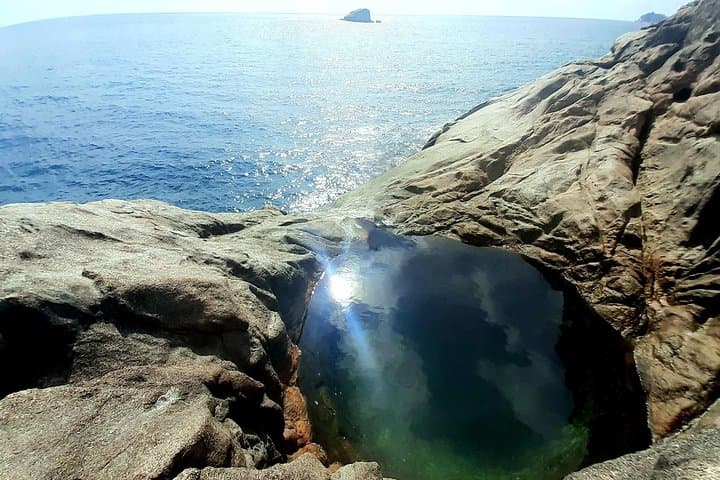 Mahé Rock Pool Private Hike: Half-Day Trek to the Rock Pool photo 4