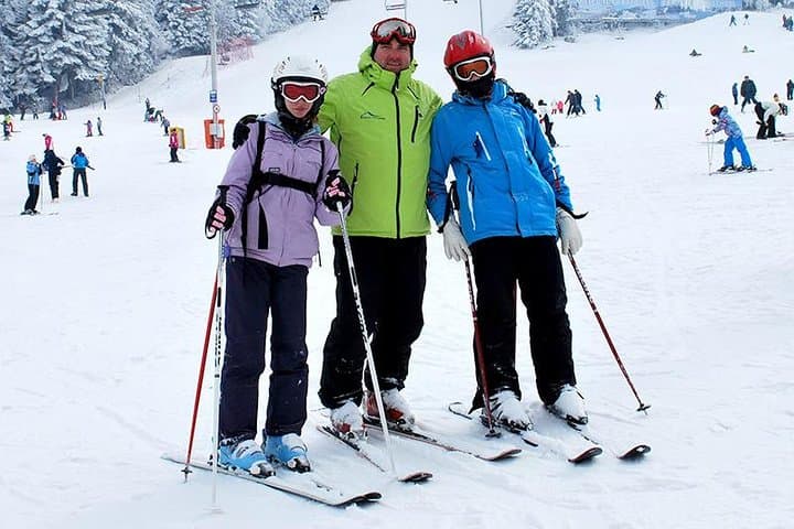 Premium Ski Hire in Borovets – Full-Season Equipment, Free Helmet & Storage