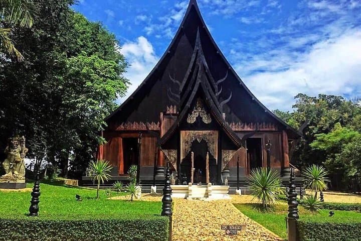 Chiang Rai Day Trip from Chiang Mai: White Temple, Blue Temple & Golden Triangle photo 5