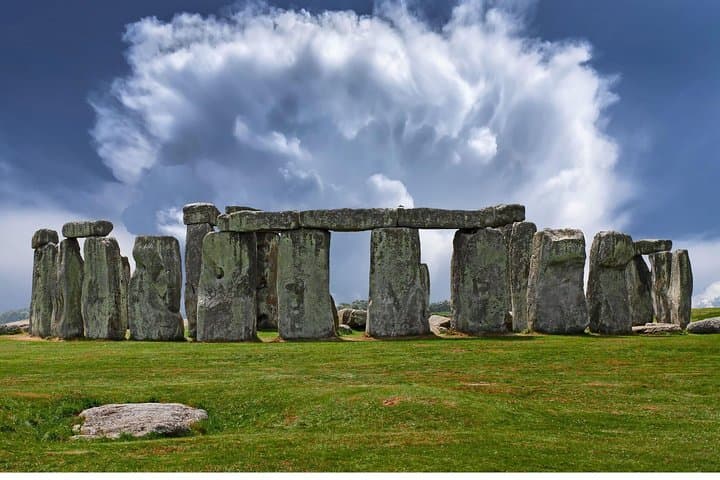 Private Chauffeured Minivan Tour to Stonehenge from London photo 6
