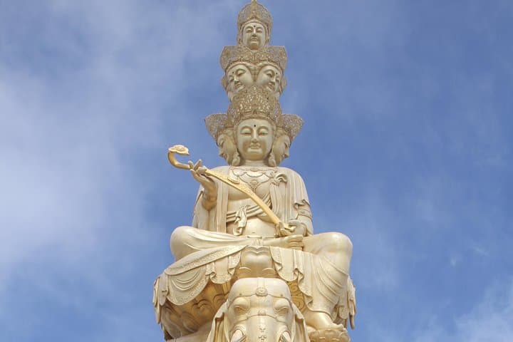 3-Day Private Chengdu, Leshan & Mount Emei Tour with Golden Summit Overnight photo 2