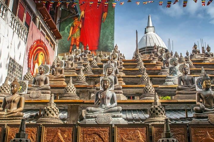 Colombo by Tuk-Tuk: A 3–4 Hour Urban Adventure Through Markets, Temples & Harbour photo 2