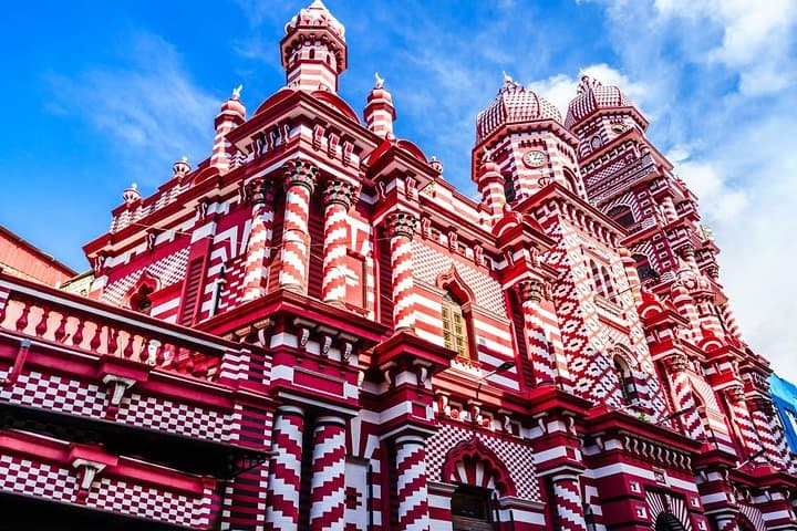 Colombo by Tuk-Tuk: A 3–4 Hour Urban Adventure Through Markets, Temples & Harbour photo 4