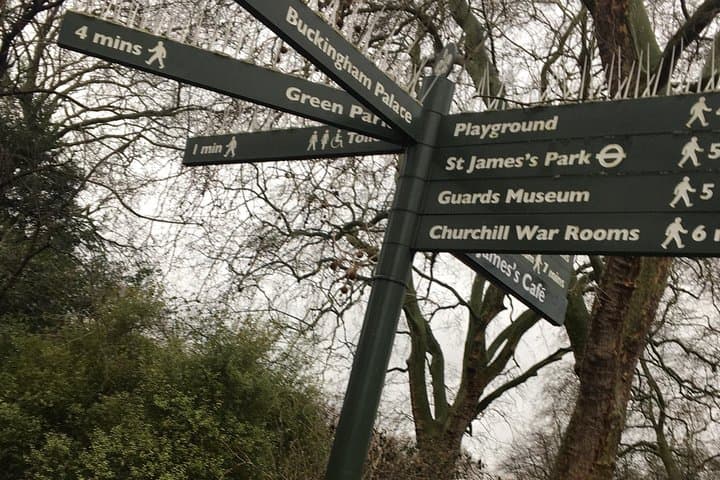 Rich People Behaving Badly: A Scandalous London Walking Tour of Mayfair & Westminster photo 2
