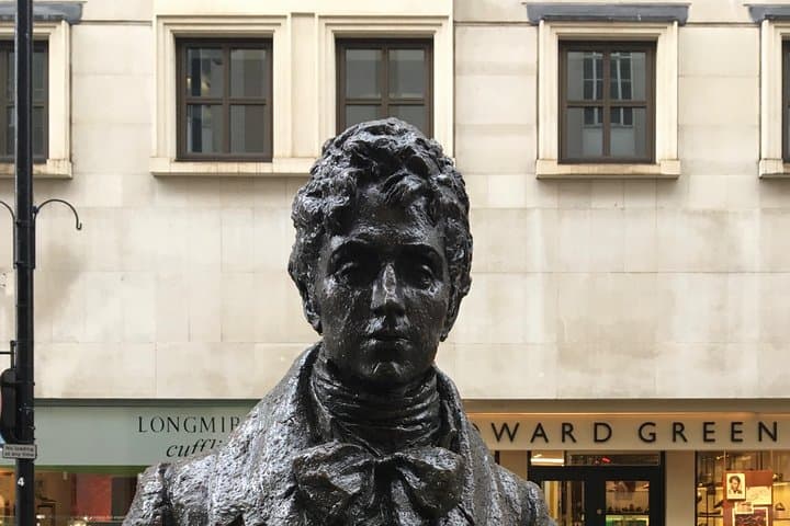 Rich People Behaving Badly: A Scandalous London Walking Tour of Mayfair & Westminster photo 3