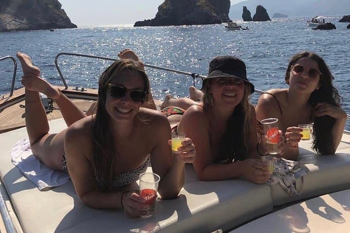 Private Boat Tour to Capri, Positano & the Amalfi Coast photo 4