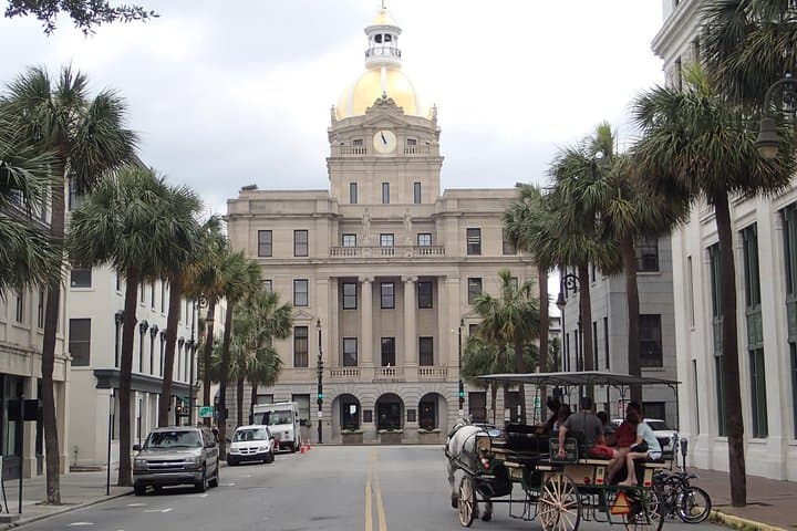 Savannah Scavenger Hunt: 3-Hour Interactive Walking Tour of Historic Squares