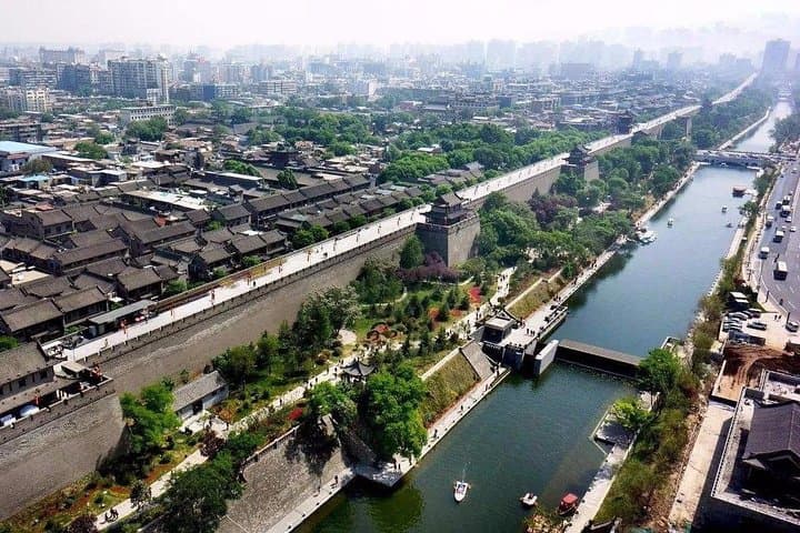 Private 2-Day Xi'an Highlights Tour from Chengdu — Terracotta Warriors & City Wall photo 3