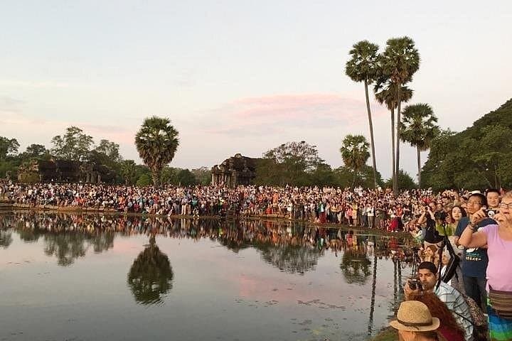 Sunrise at Angkor Wat: Small-Group Siem Reap Temple Tour photo 4