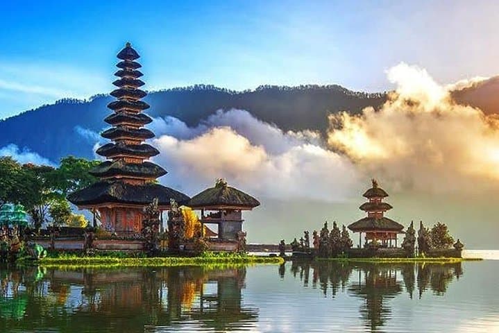 Bali UNESCO World Heritage Day Tour — Taman Ayun, Ulun Danu, Jatiluwih & Tanah Lot