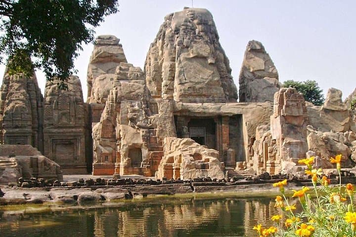 Kangra Day Tour: Masroor Rock-Cut Temples, Kangra Fort & Local Market from Dharamshala