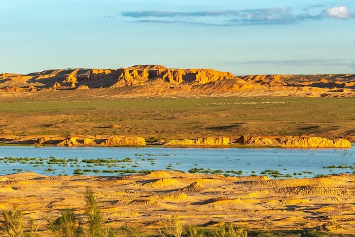 8-Day Gobi Desert Adventure: Khongoryn Els, Yolyn Am & Flaming Cliffs photo 2