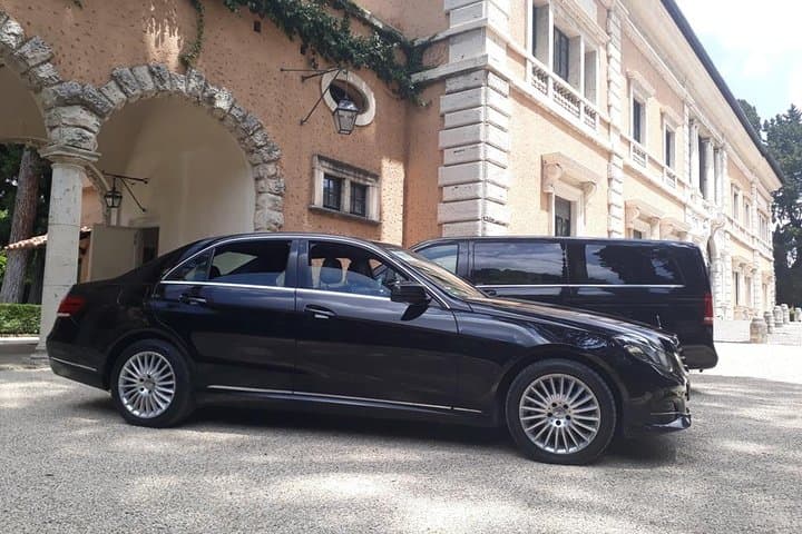 Rome Private Departure Transfer — City Center to Airport with Luggage Included photo 6