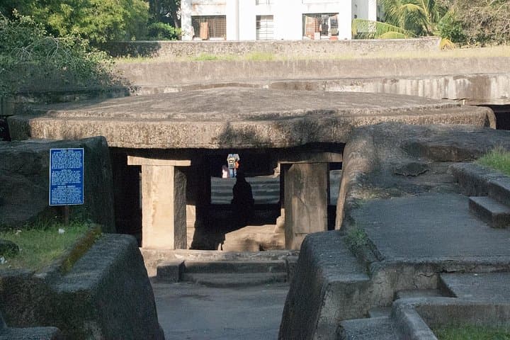 Full-Day Pune Private Car Tour: Shaniwar Wada, Lal Mahal & Aga Khan Palace photo 2