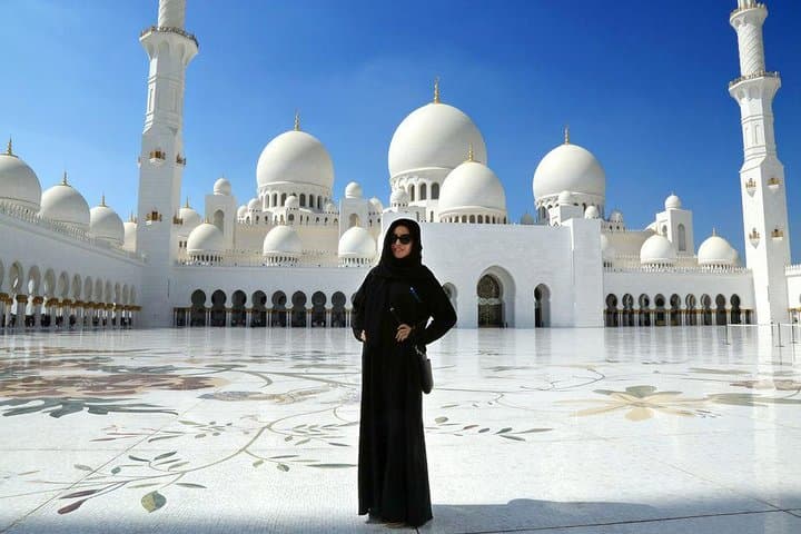 Full-Day Abu Dhabi City Tour from Dubai: Sheikh Zayed, Yas Island & Heritage Village