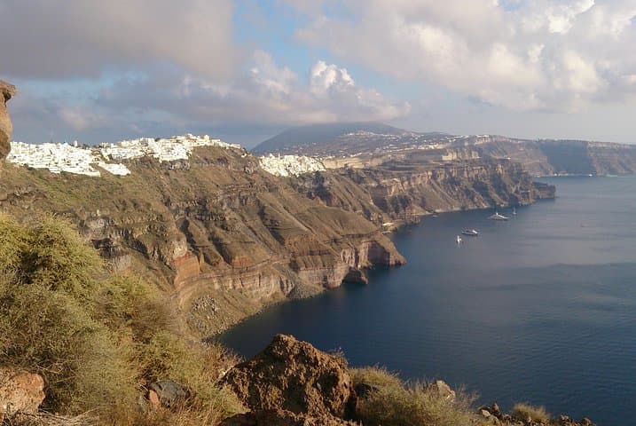 Customize Your Santorini Tour: Caldera Views, Akrotiri & Wineries