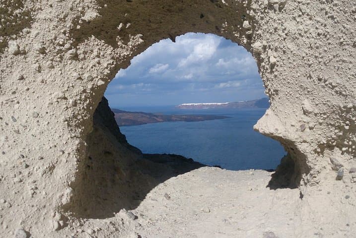 Customize Your Santorini Tour: Caldera Views, Akrotiri & Wineries photo 5