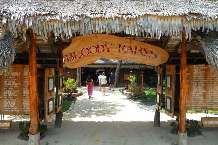 Bora Bora 4WD and Jet Ski Combo: Island Safari, Lunch at Lucky House & Guided Lagoon Ride photo 5