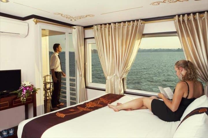 2-Day Luxury Bai Tu Long Bay Cruise: Kayaking, Caves & Fishing Villages photo 4