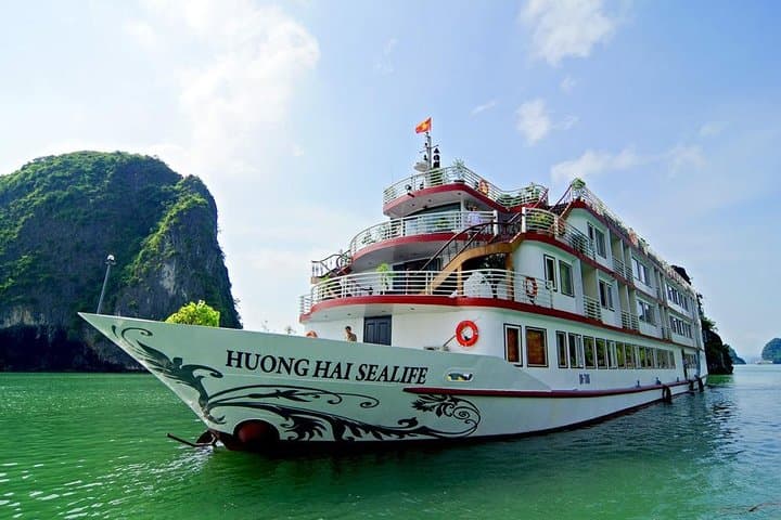 2-Day Luxury Bai Tu Long Bay Cruise: Kayaking, Caves & Fishing Villages photo 2
