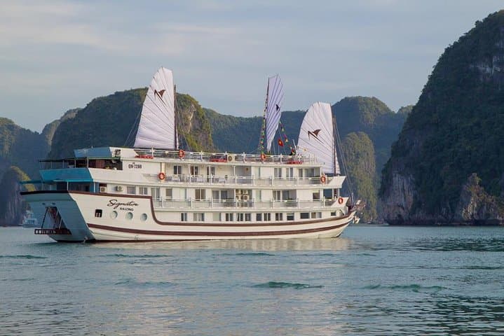 2-Day Luxury Bai Tu Long Bay Cruise: Kayaking, Caves & Fishing Villages photo 3