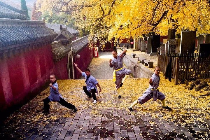 2-Day Shaolin Temple & Longmen Grottoes Private Tour from Chengdu