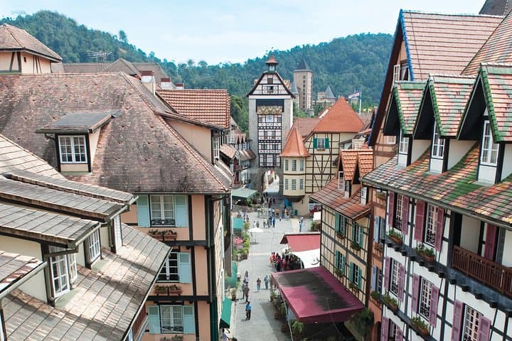Genting Highlands Day Tour from Kuala Lumpur: Skyway, Colmar & Skytropolis