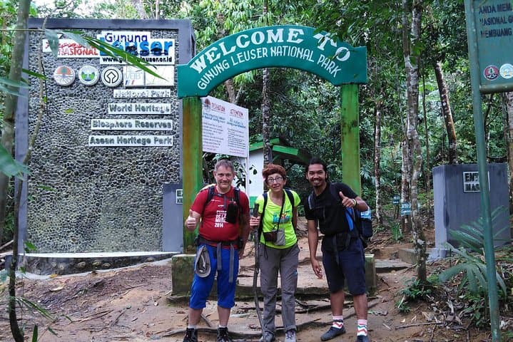 3-Day Bukit Lawang Jungle Trek & Traditional Rafting — Orangutan Viewing in Gunung Leuser photo 3