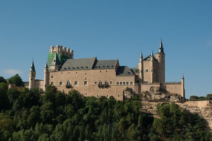 Segovia Private Half-Day Walking Tour: Aqueduct, Cathedral & Alcázar photo 3